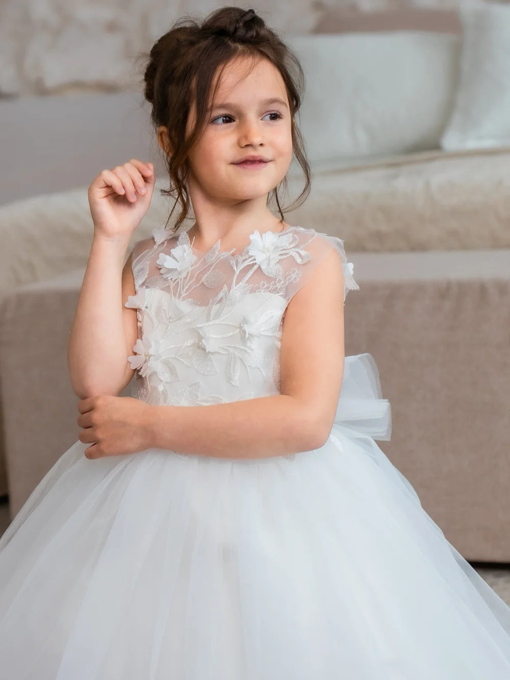 Lace Applique Tulle Flower Girl Dress for Wedding Sleeveless Long Bow Knot V-Back Elegant Formal Dresses