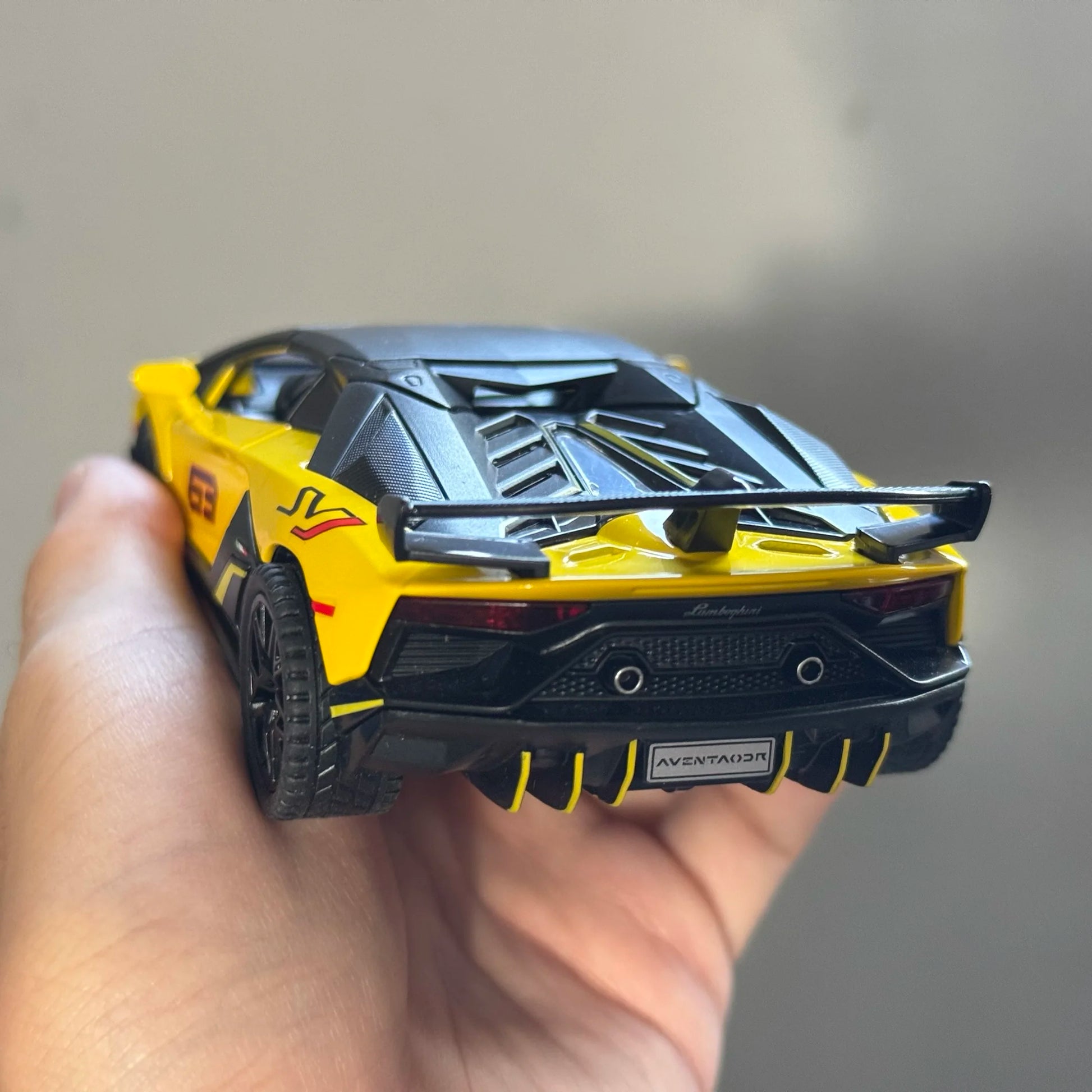 1:32 Aventador SVJ 63 Removable Version Super Sports Car Alloy Diecast Model Car Home Trendy Toys Ornaments Christmas Gifts Kids