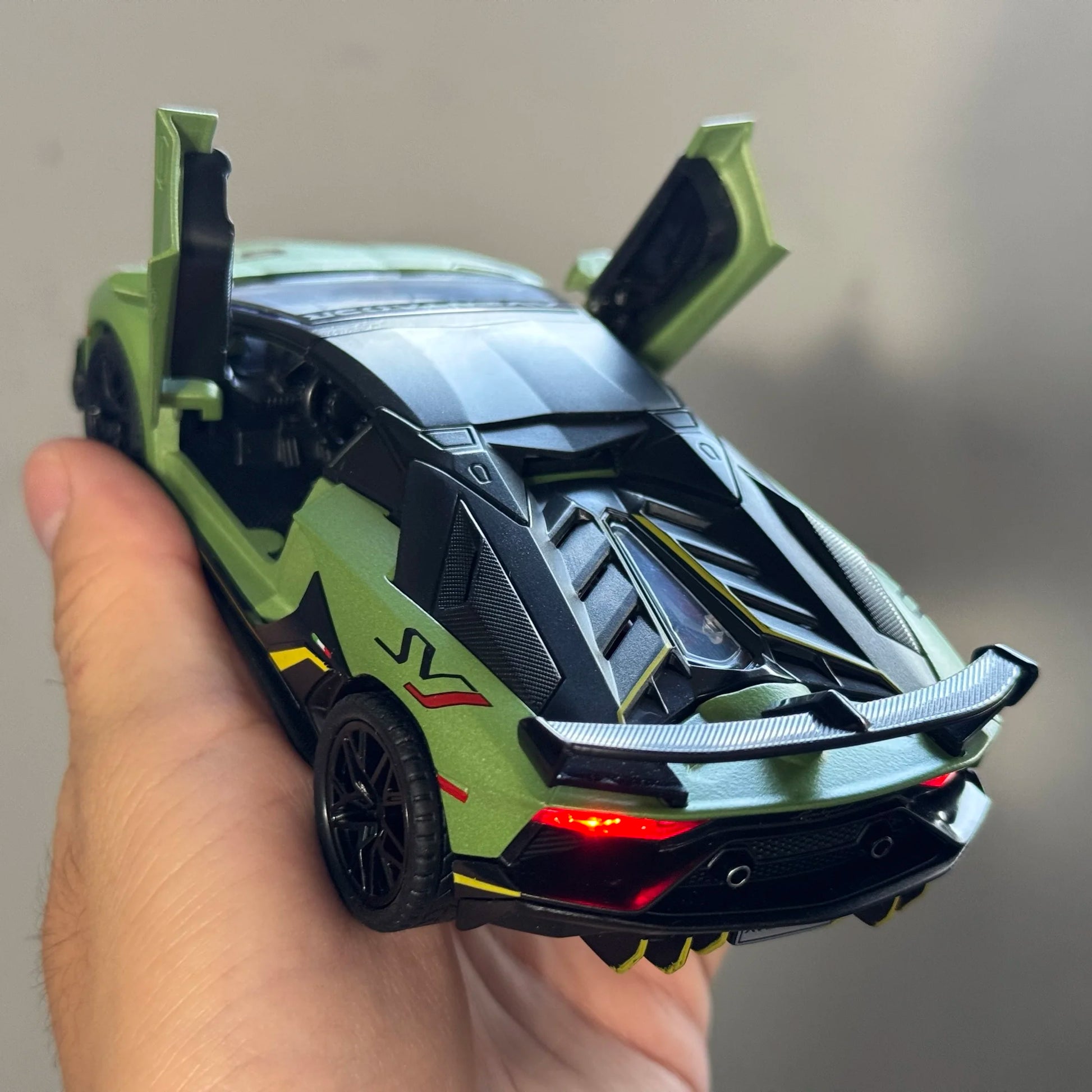 1:32 Aventador SVJ 63 Removable Version Super Sports Car Alloy Diecast Model Car Home Trendy Toys Ornaments Christmas Gifts Kids