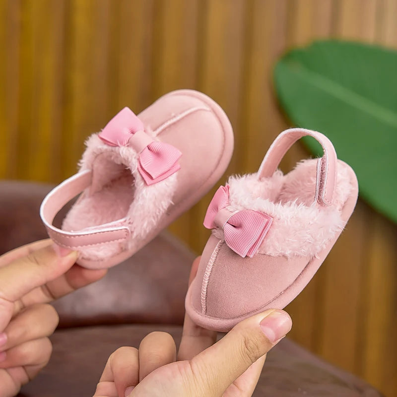 Spring, Autumn, and Winter Baby Girl Shoes for 0-1 Year Olds, Indoor Home Slippers with Velcro and Bowknot, Casual Soft-Soled Cute Plush Slippers for Baby Girls, Suitable for Both Indoor and Outdoor Use