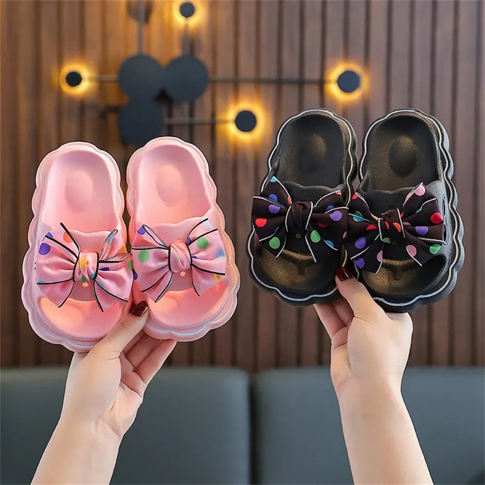 Kids Slippers Spring Autumn Girls Fashion Bow Wear Wear Non-slip Home Slippers Outside Home Thick Bottom Beach Sandals Slippers