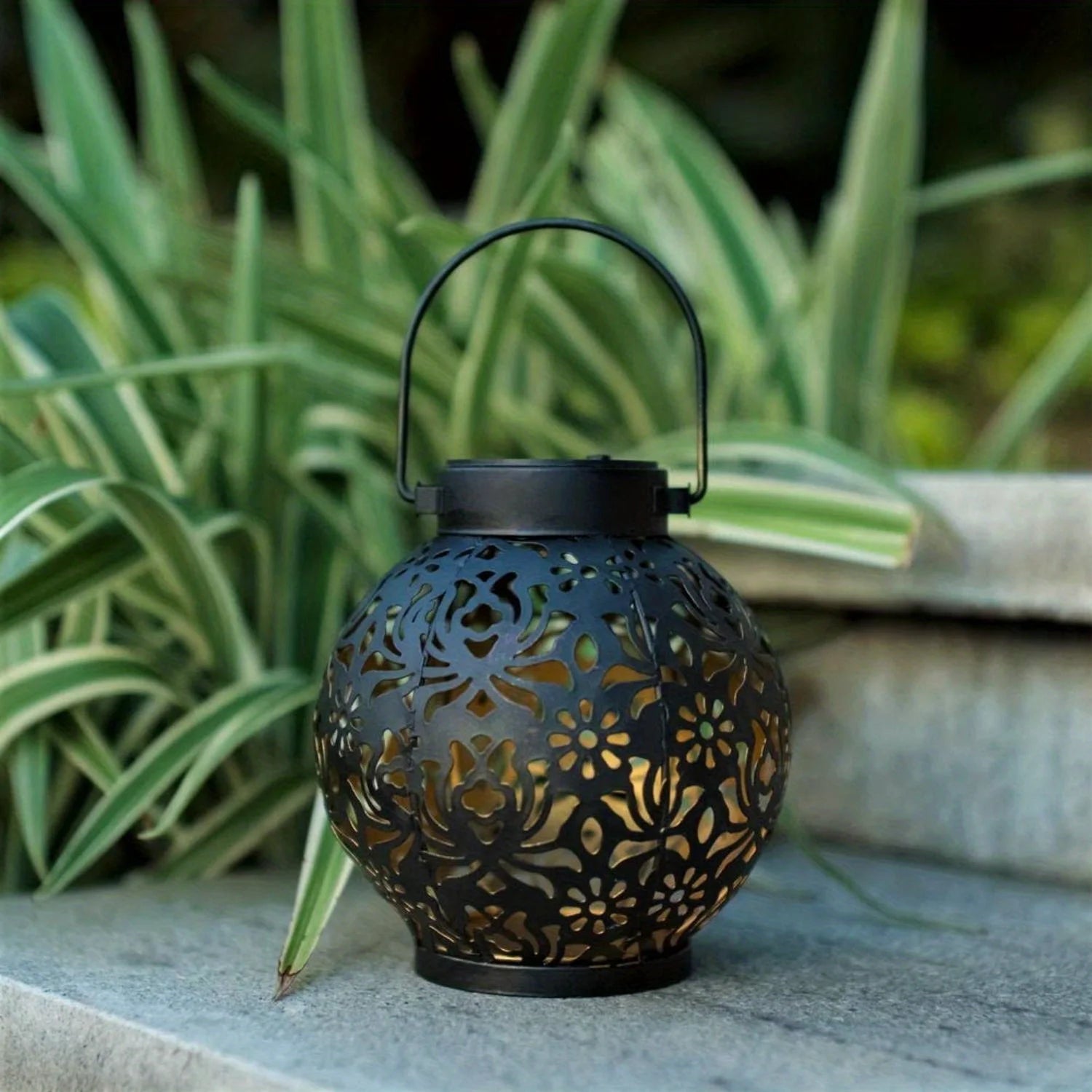 Metallic Solar Lantern Hanging LED Garden Lights Christmas Night Light for Outdoor Patio Lawn Backyard Courtyard Tabletop Decor